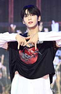 Shining Bright: How Soobin Guides Tomorrow X Together 2 How Soobin Guides Tomorrow X Together pic04