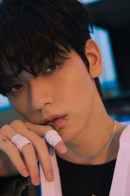 Shining Bright: How Soobin Guides Tomorrow X Together 7 How Soobin Guides Tomorrow X Together pic10